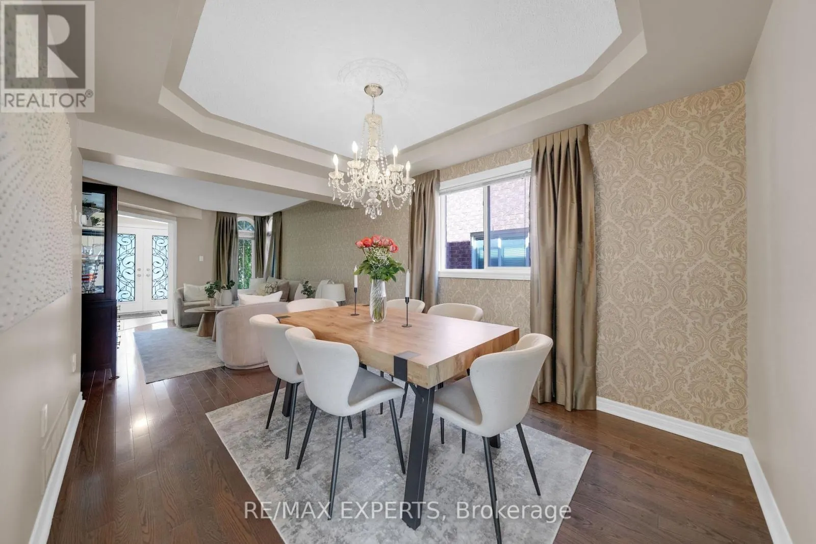 36 COUNTRY STROLL CRESCENT