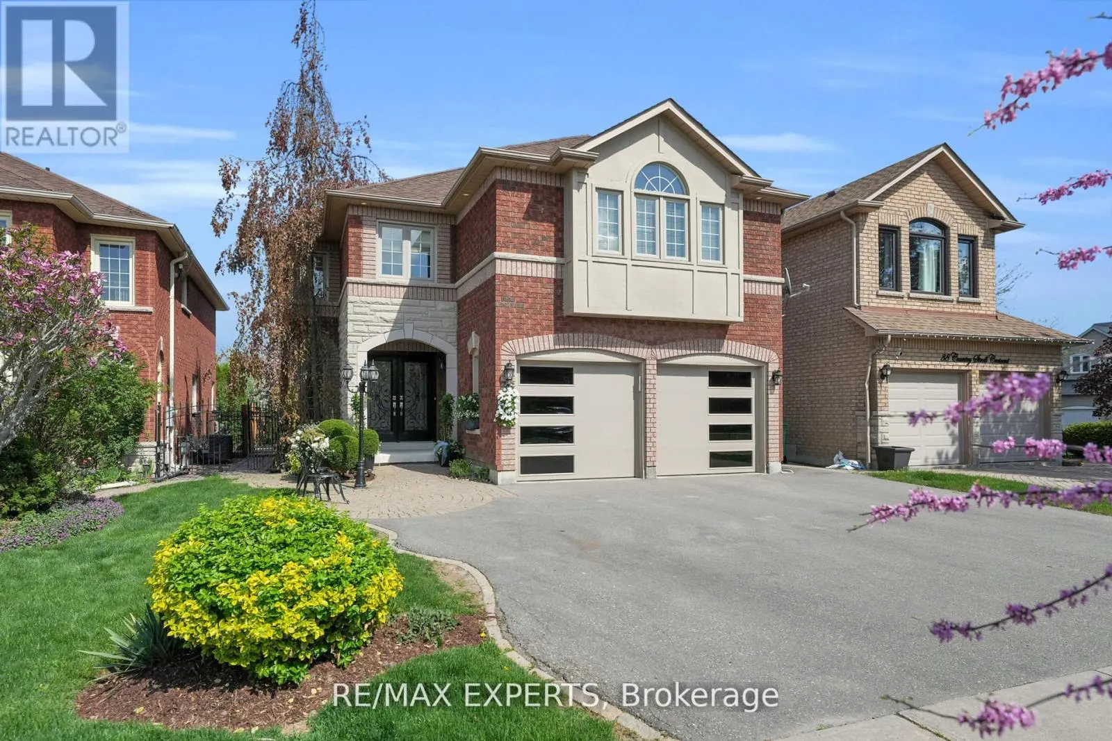 36 COUNTRY STROLL CRESCENT