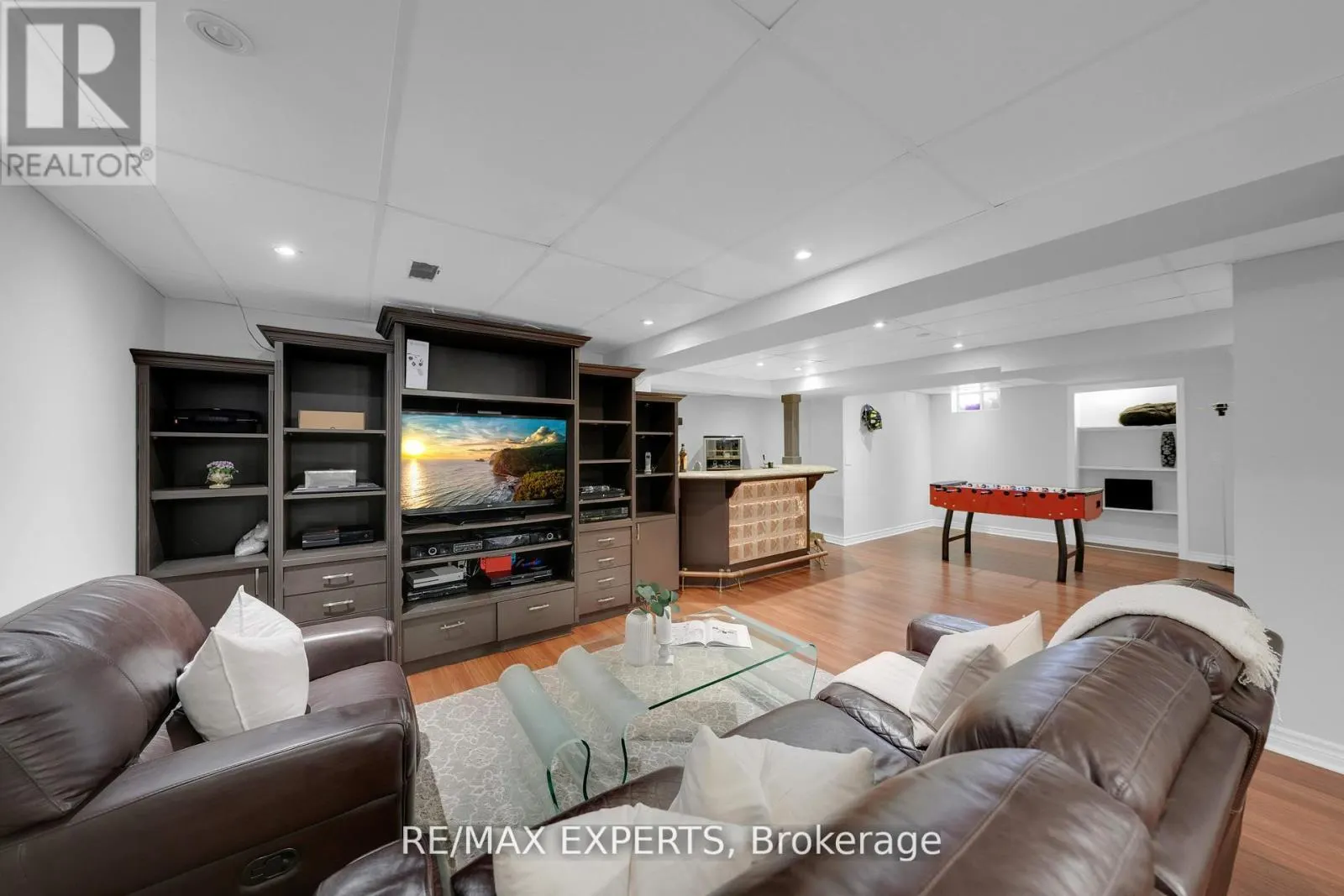 36 COUNTRY STROLL CRESCENT