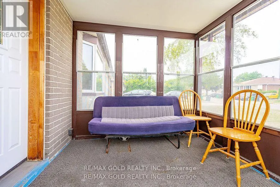 10 EDENRIDGE DRIVE