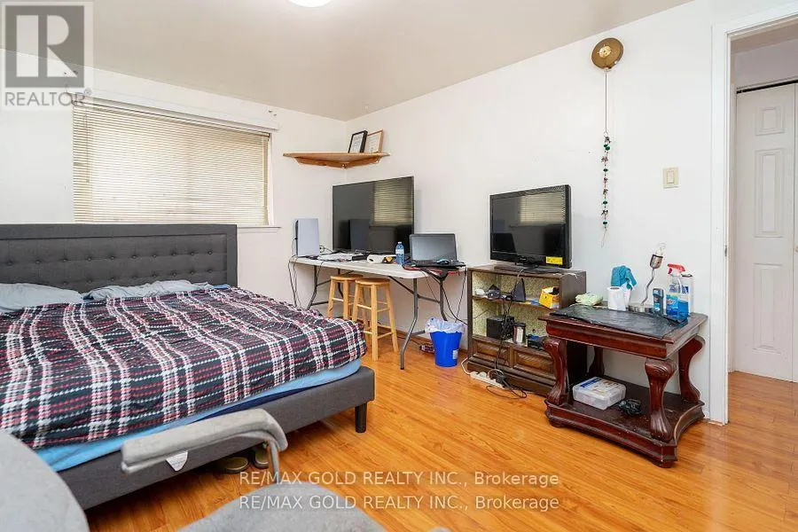 10 EDENRIDGE DRIVE