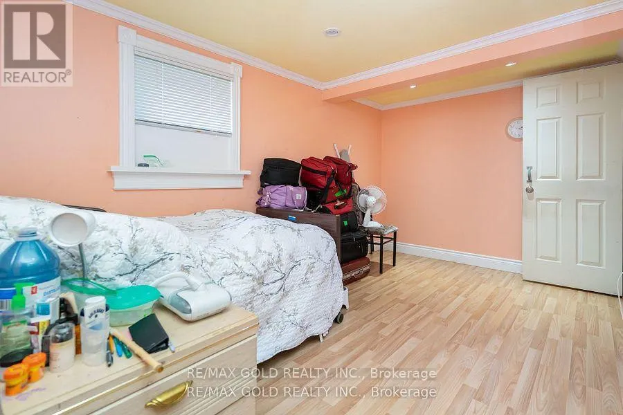 10 EDENRIDGE DRIVE
