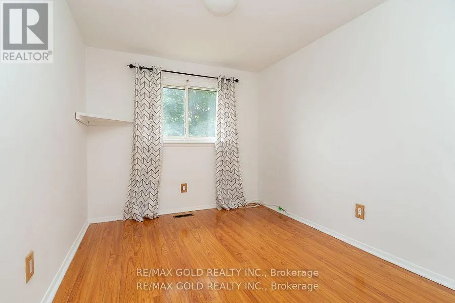 10 EDENRIDGE DRIVE