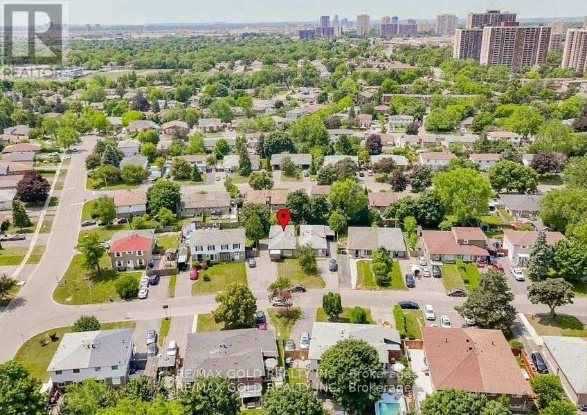 10 EDENRIDGE DRIVE