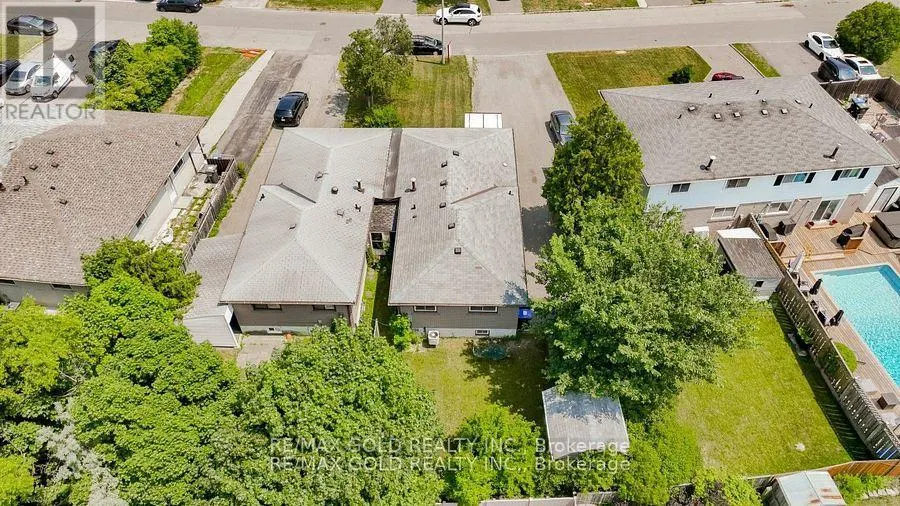 10 EDENRIDGE DRIVE
