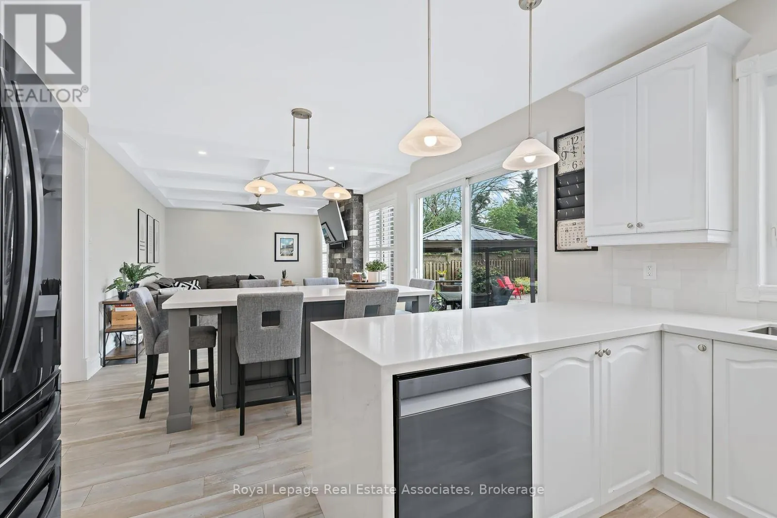 27 BROWNS CRESCENT
