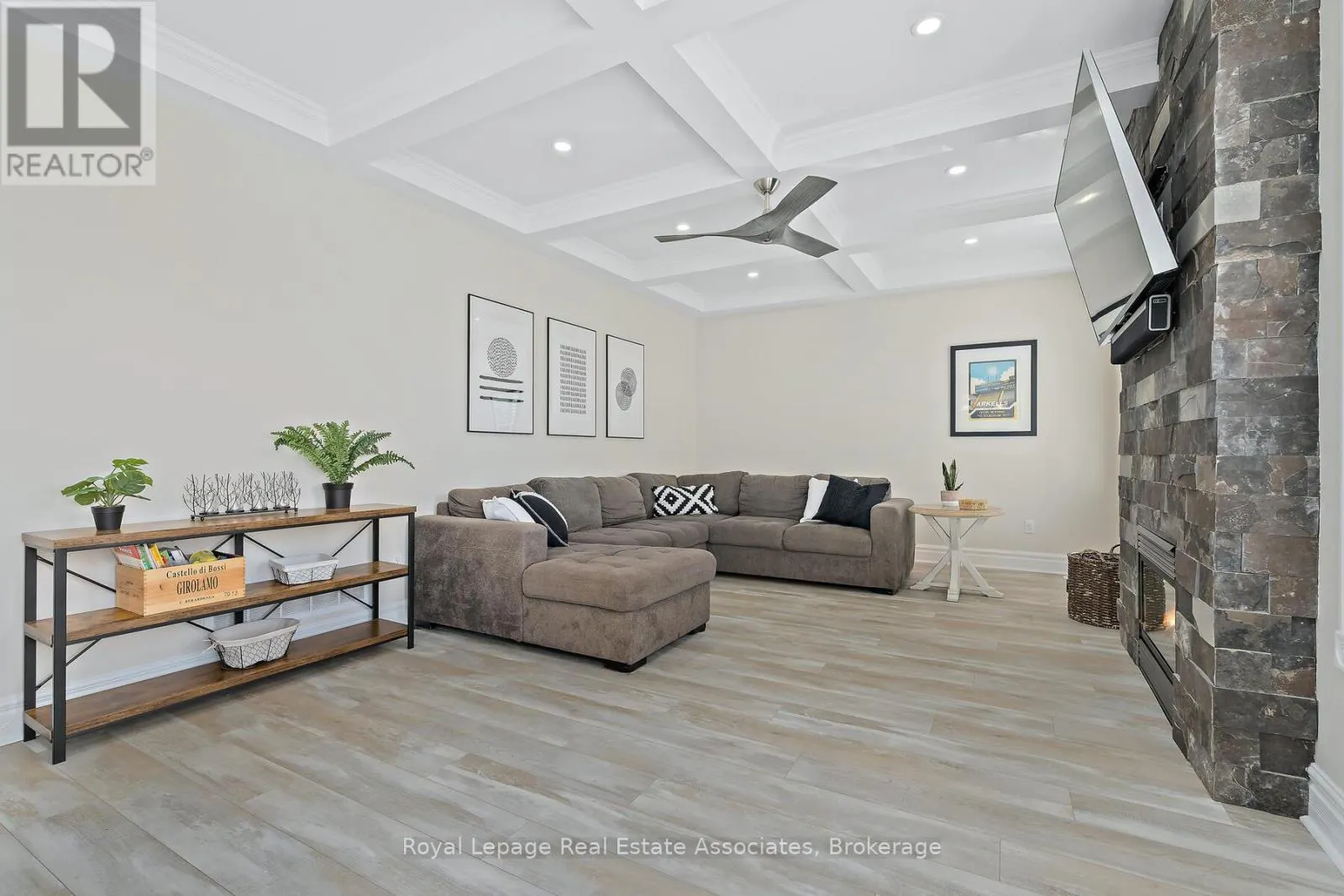 27 BROWNS CRESCENT