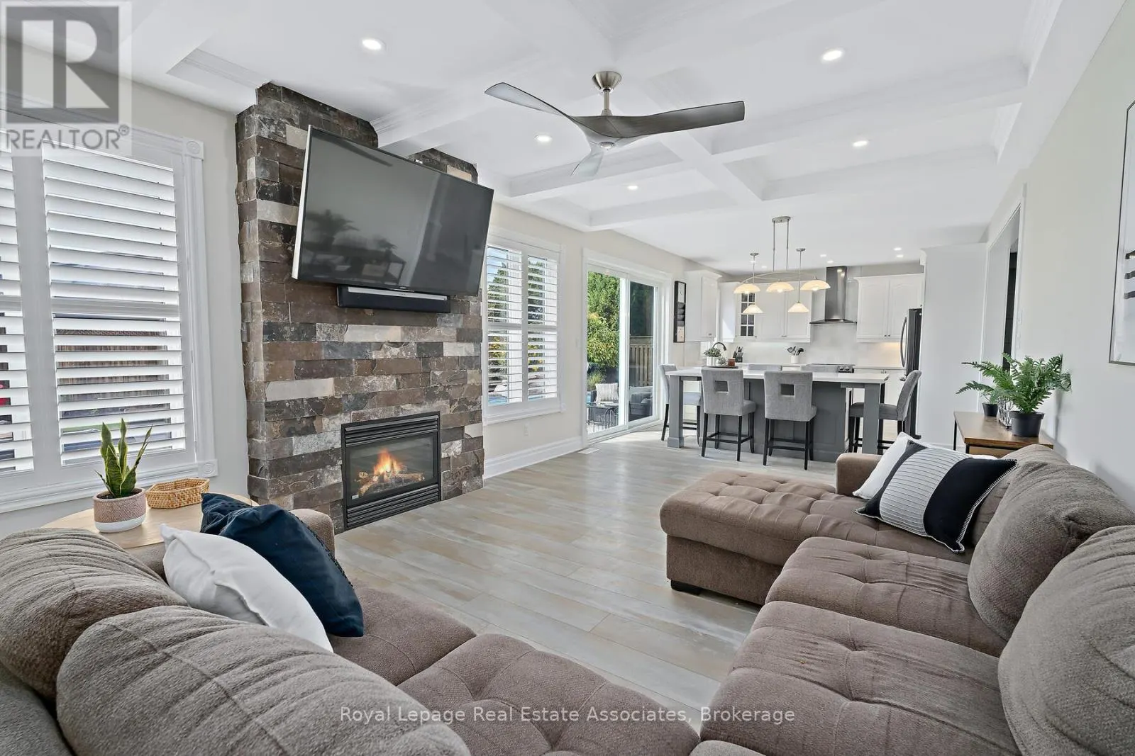 27 BROWNS CRESCENT