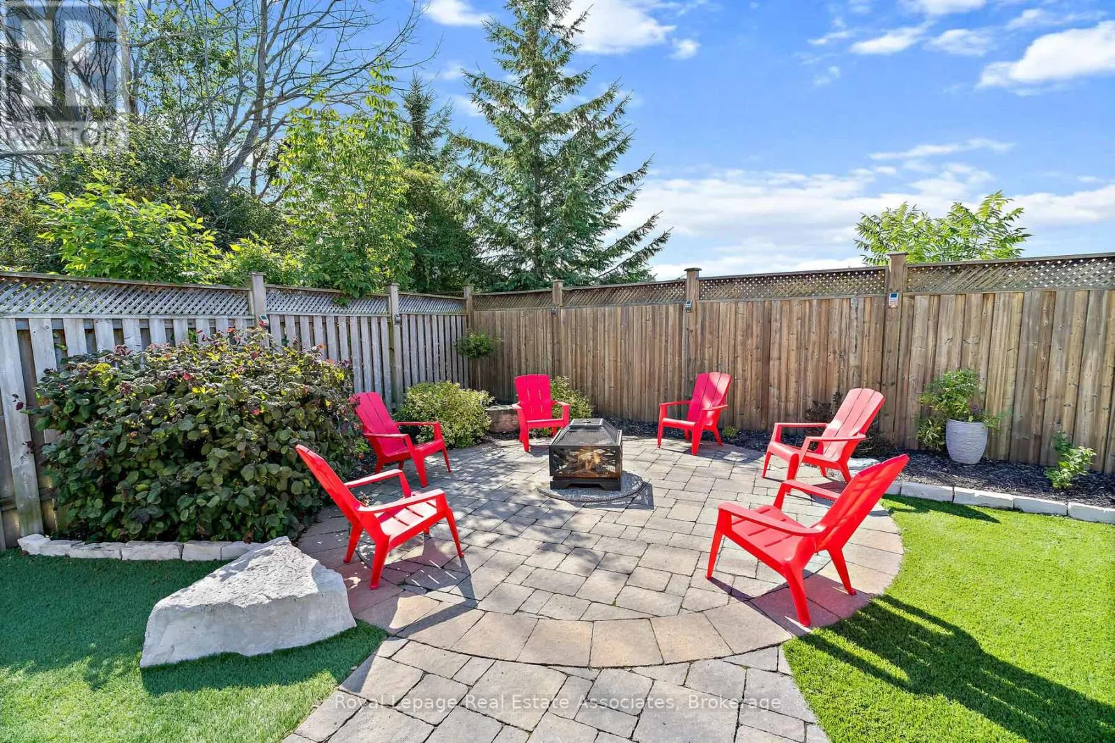 27 BROWNS CRESCENT