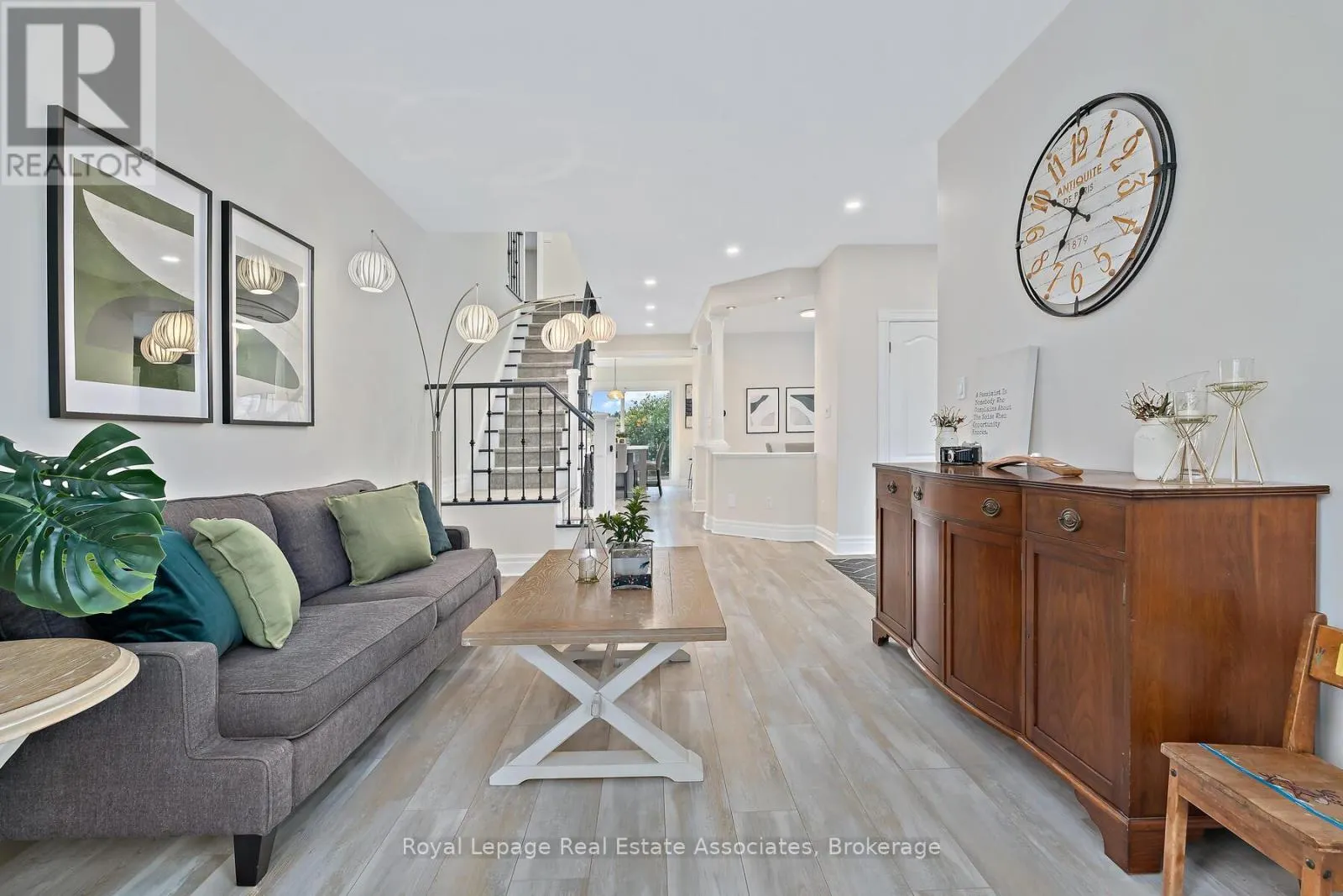 27 BROWNS CRESCENT
