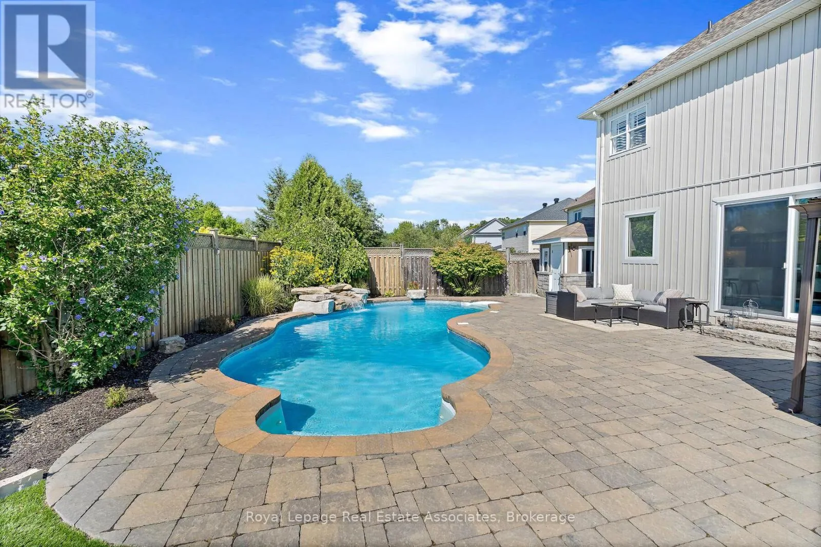 27 BROWNS CRESCENT