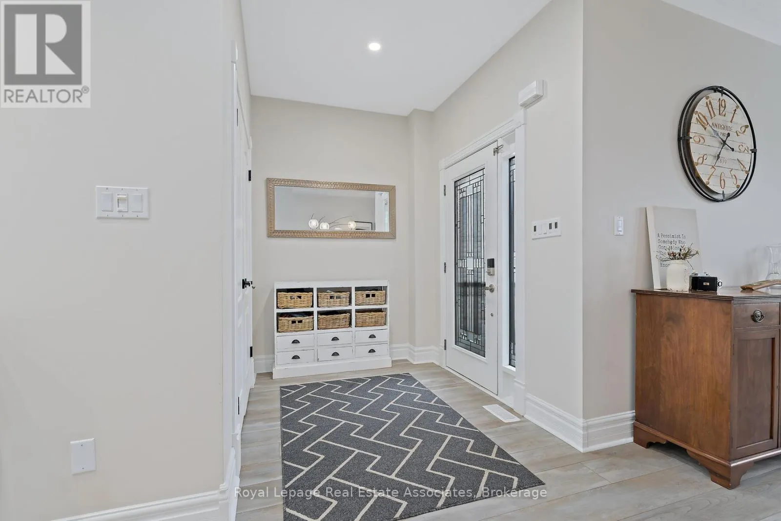27 BROWNS CRESCENT