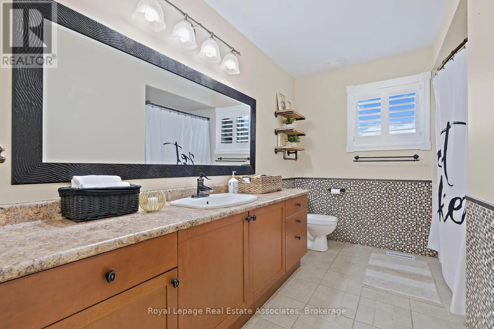 27 BROWNS CRESCENT