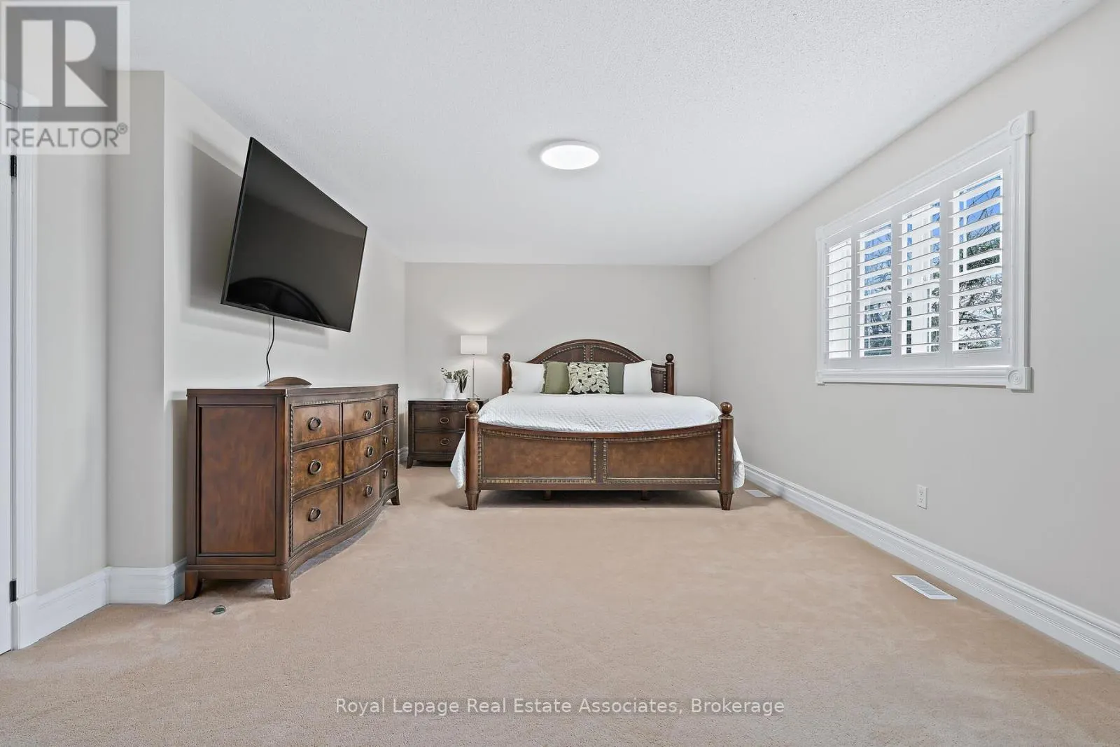 27 BROWNS CRESCENT