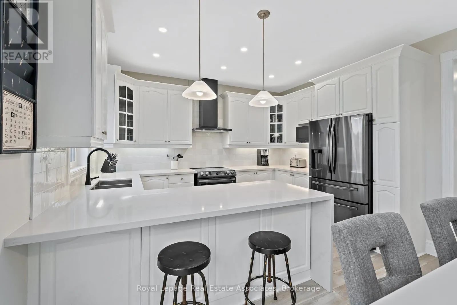 27 BROWNS CRESCENT