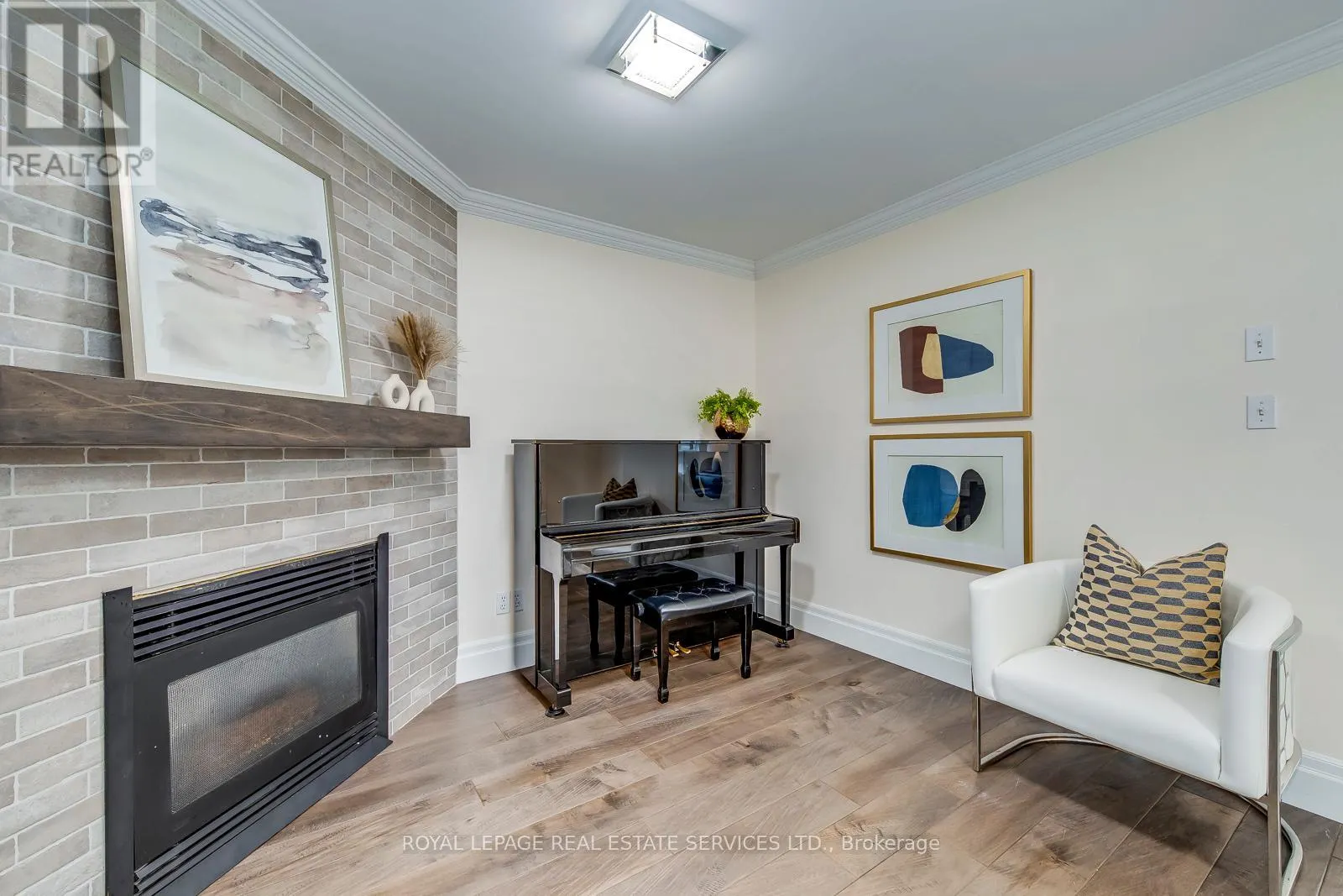 2101 SHADY GLEN ROAD