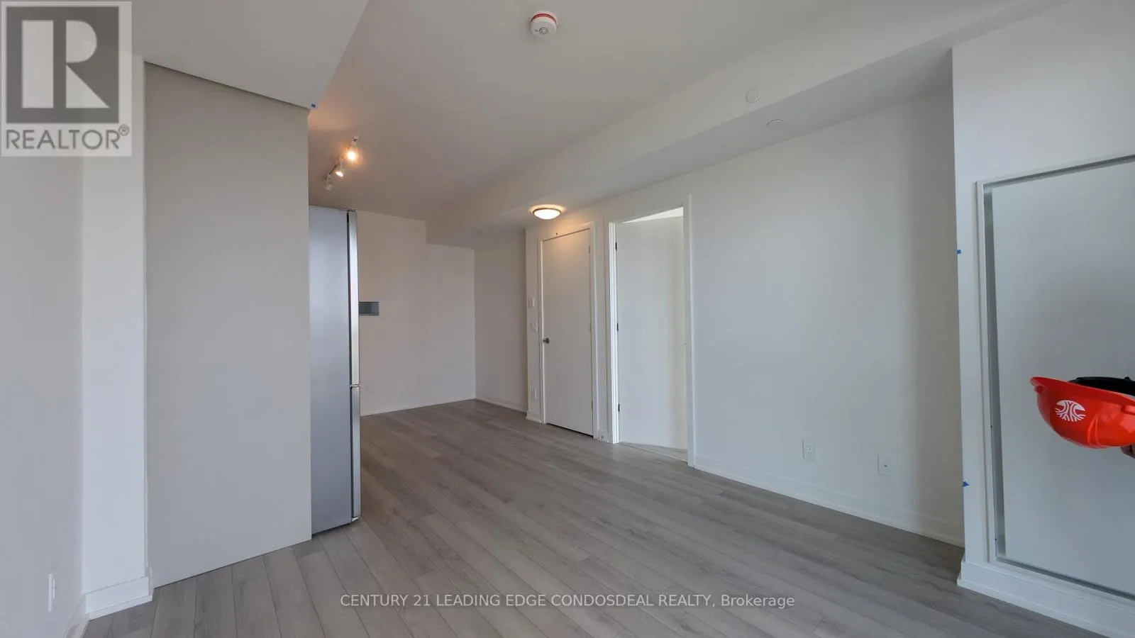 904 - 3079 TRAFALGAR ROAD