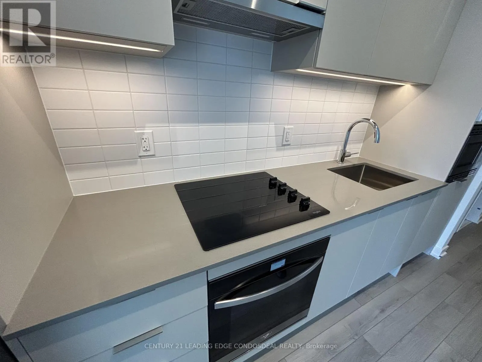 904 - 3079 TRAFALGAR ROAD