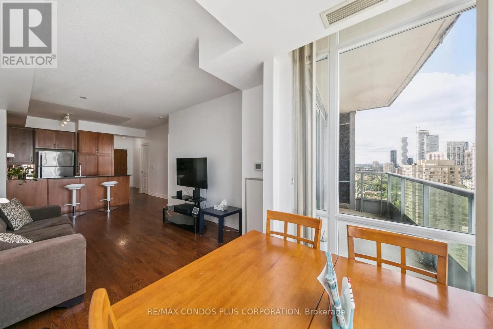 2709 - 1 ELM DRIVE W