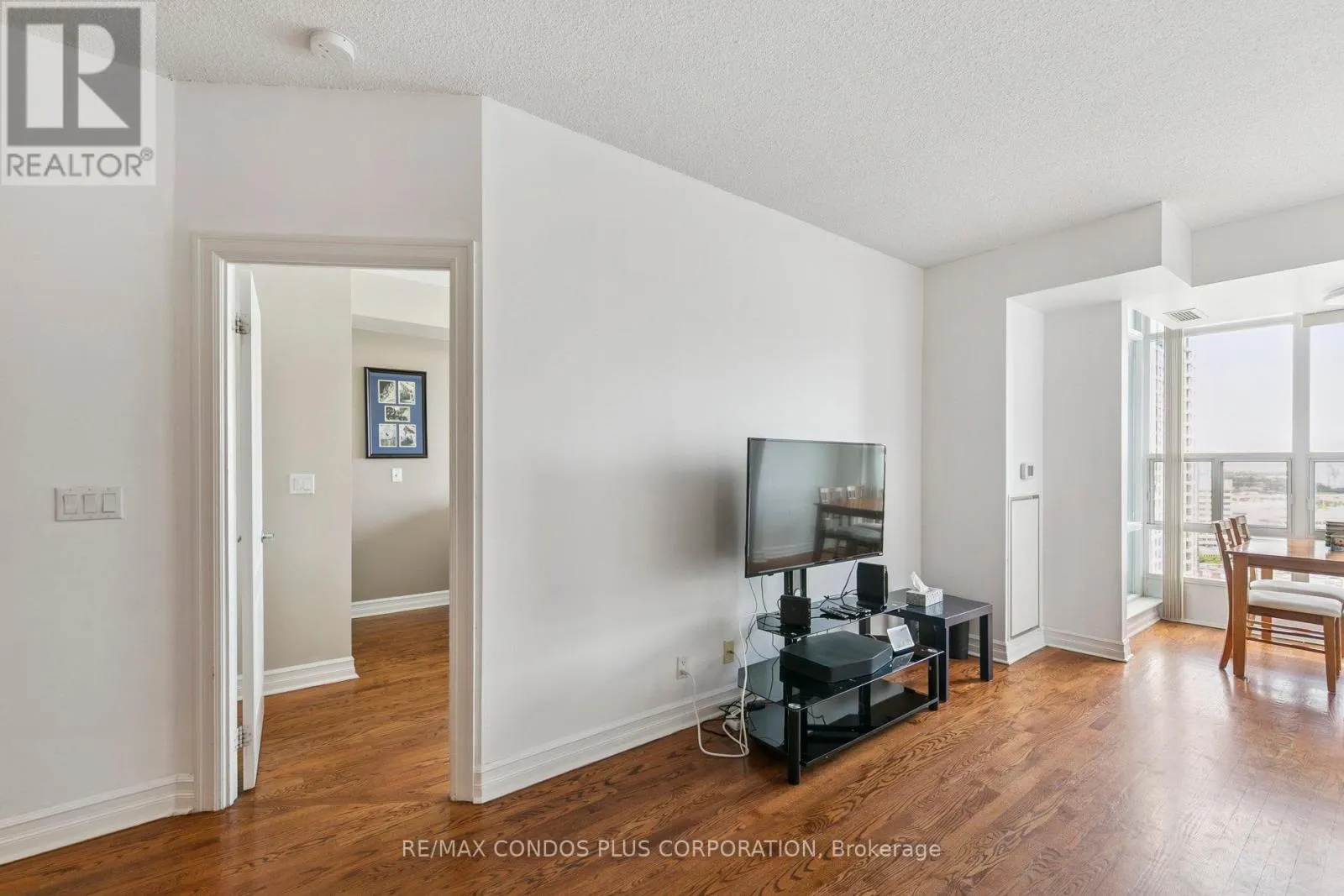 2709 - 1 ELM DRIVE W