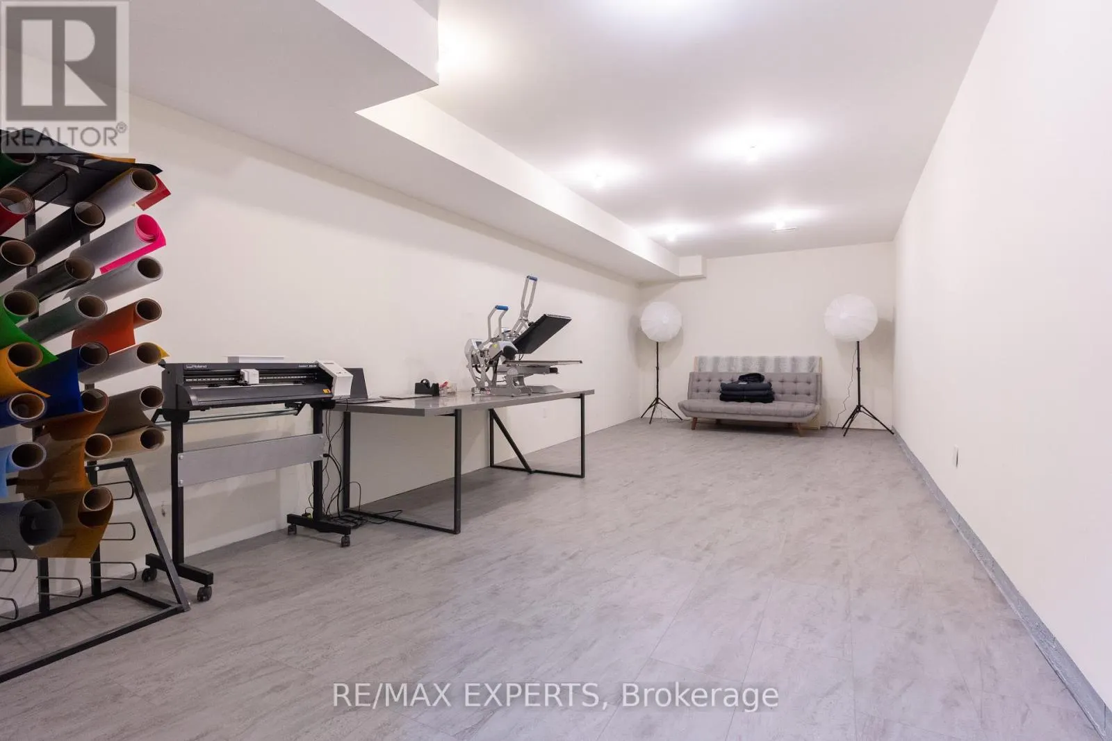 2356 LAKESHORE ROAD W