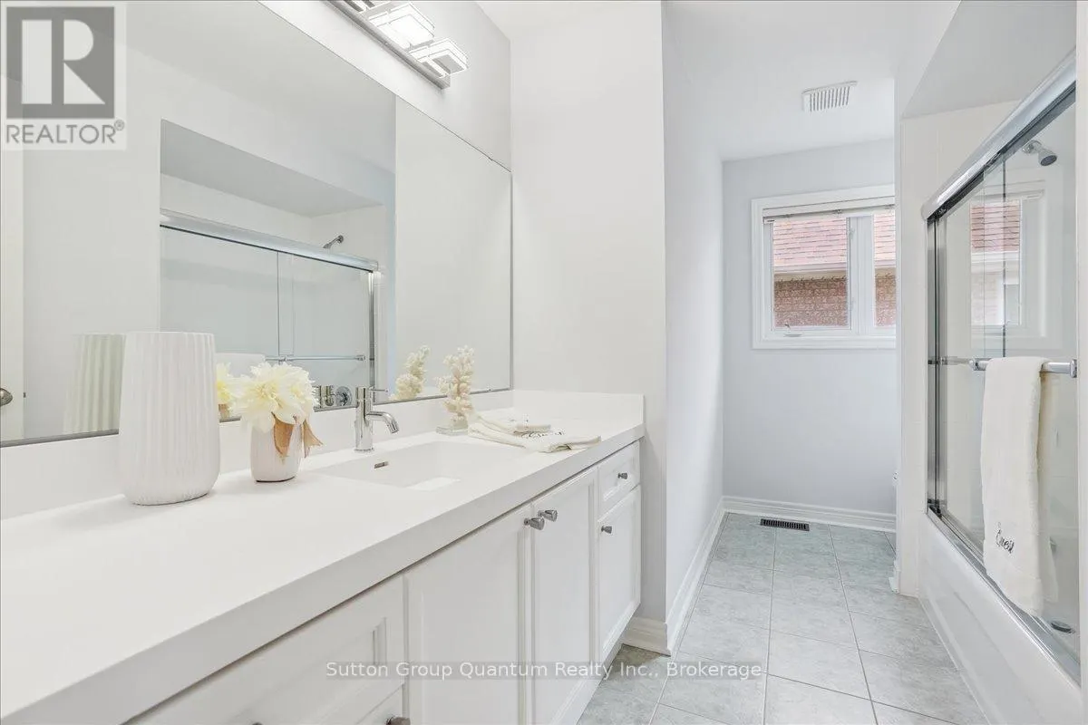 2477 LONGRIDGE CRESCENT