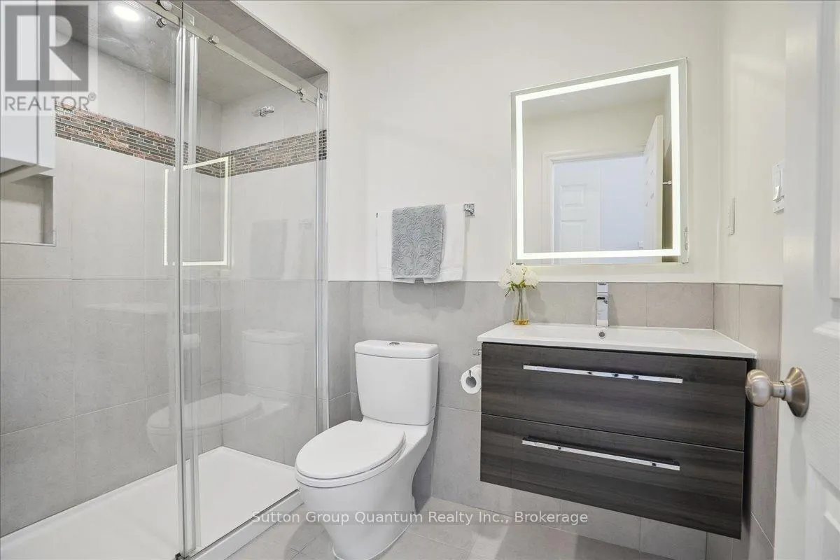 2477 LONGRIDGE CRESCENT