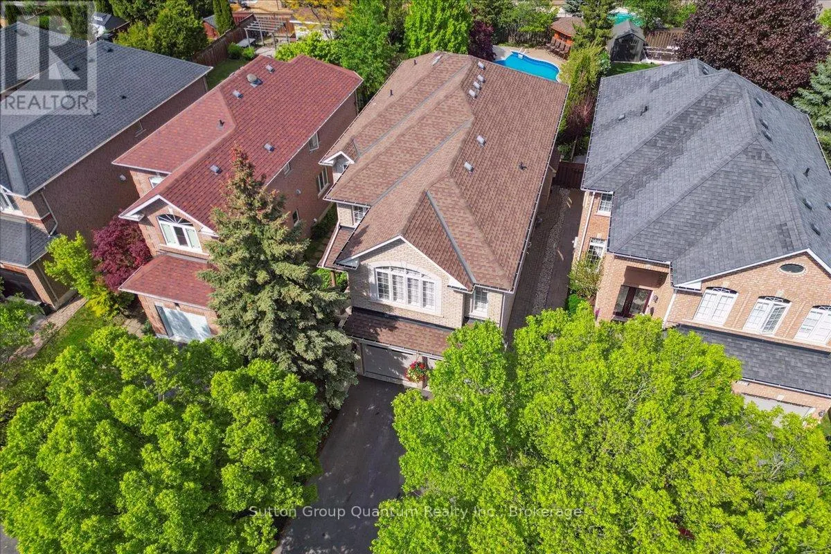 2477 LONGRIDGE CRESCENT