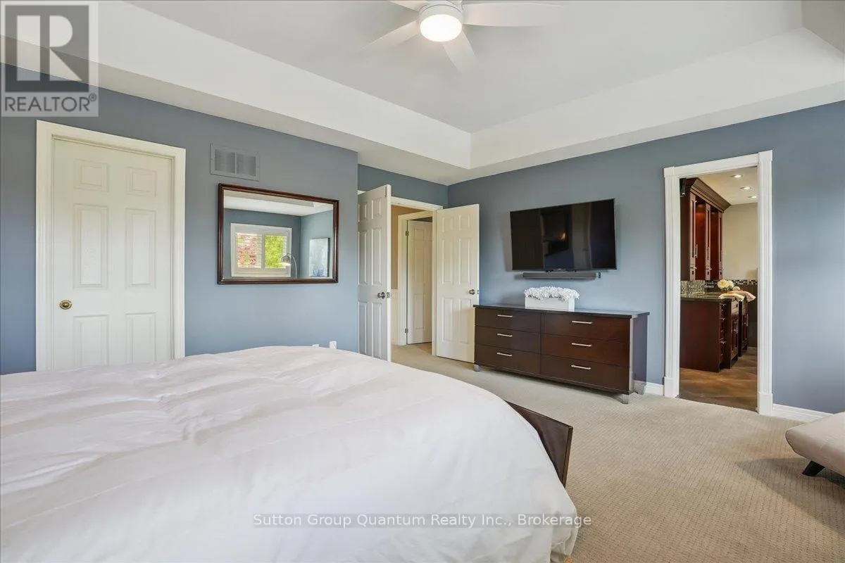 2477 LONGRIDGE CRESCENT