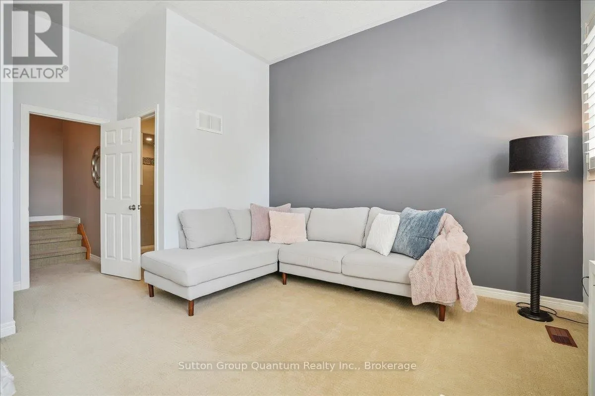 2477 LONGRIDGE CRESCENT