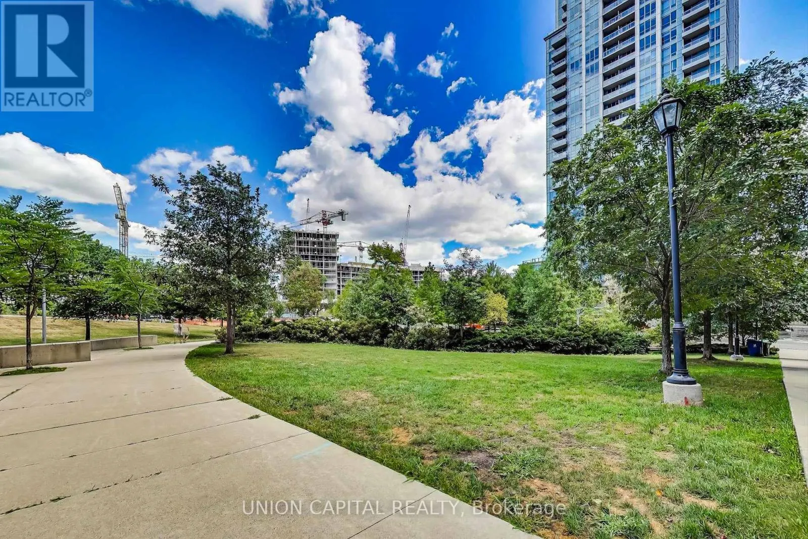 1104 - 5229 DUNDAS STREET W