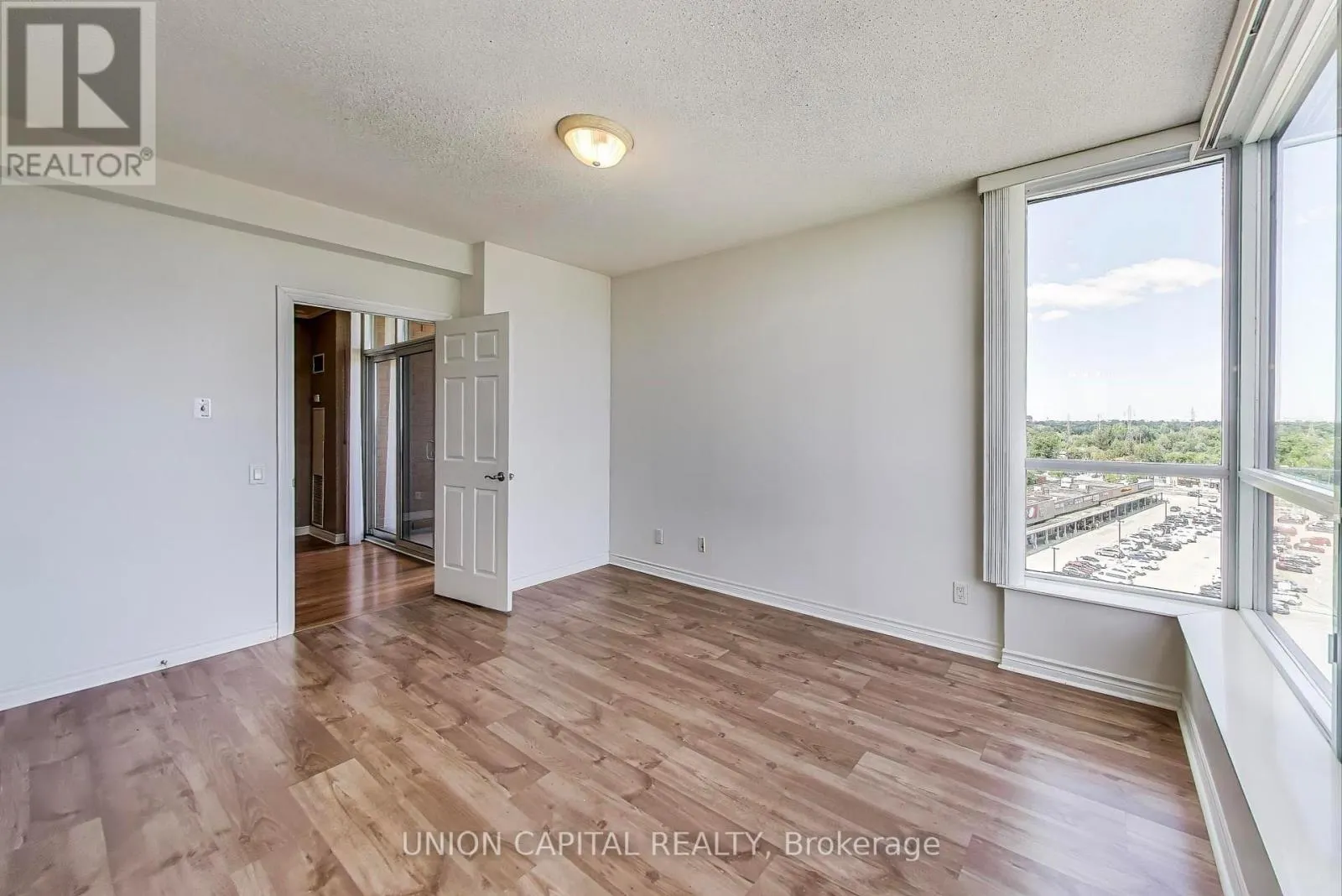 1104 - 5229 DUNDAS STREET W