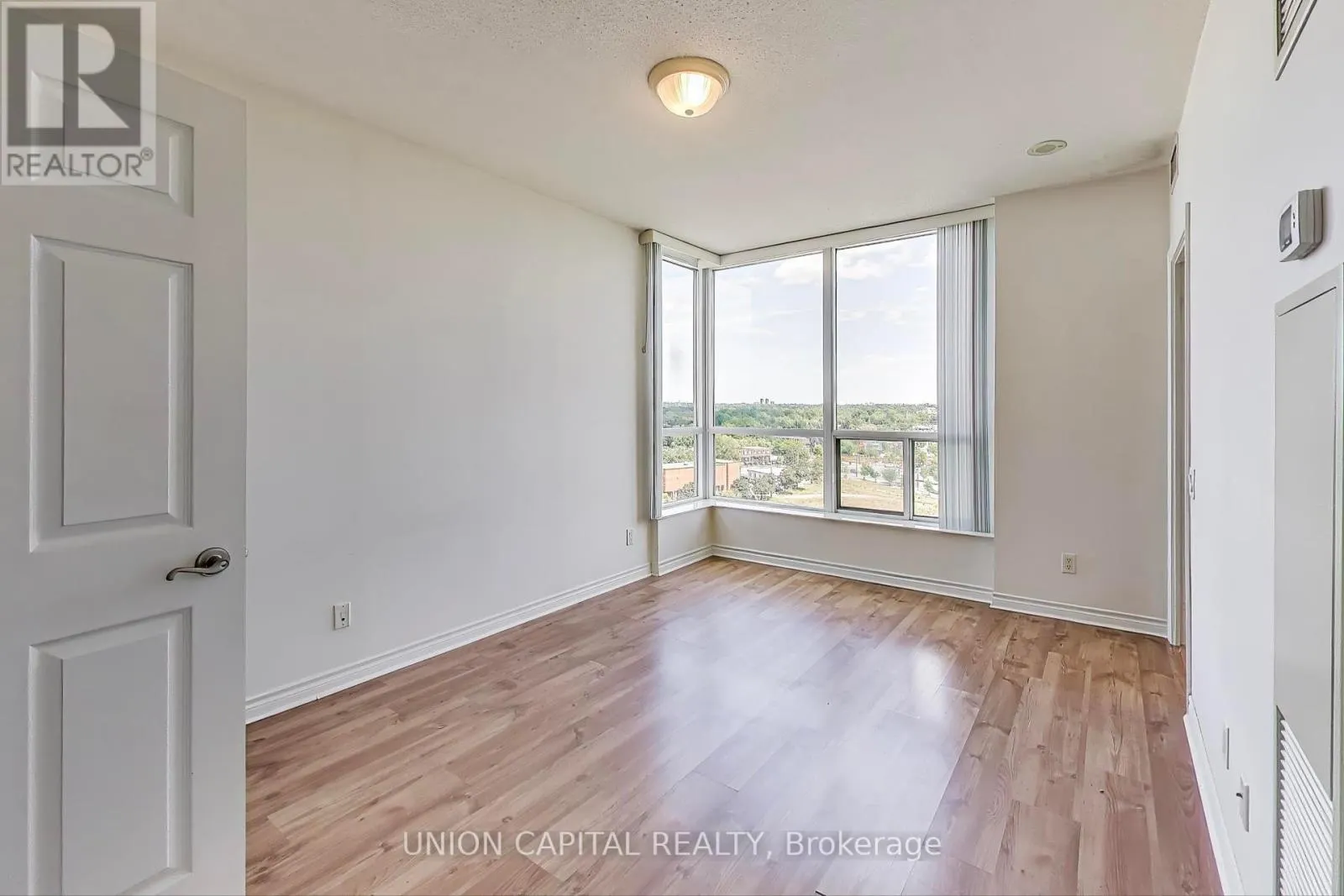 1104 - 5229 DUNDAS STREET W