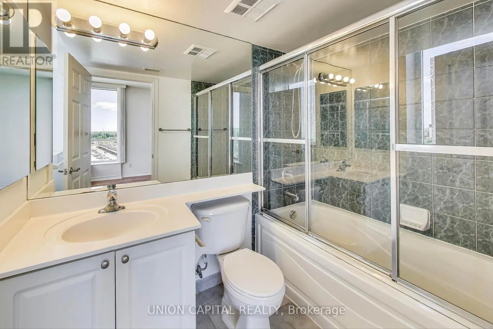 1104 - 5229 DUNDAS STREET W