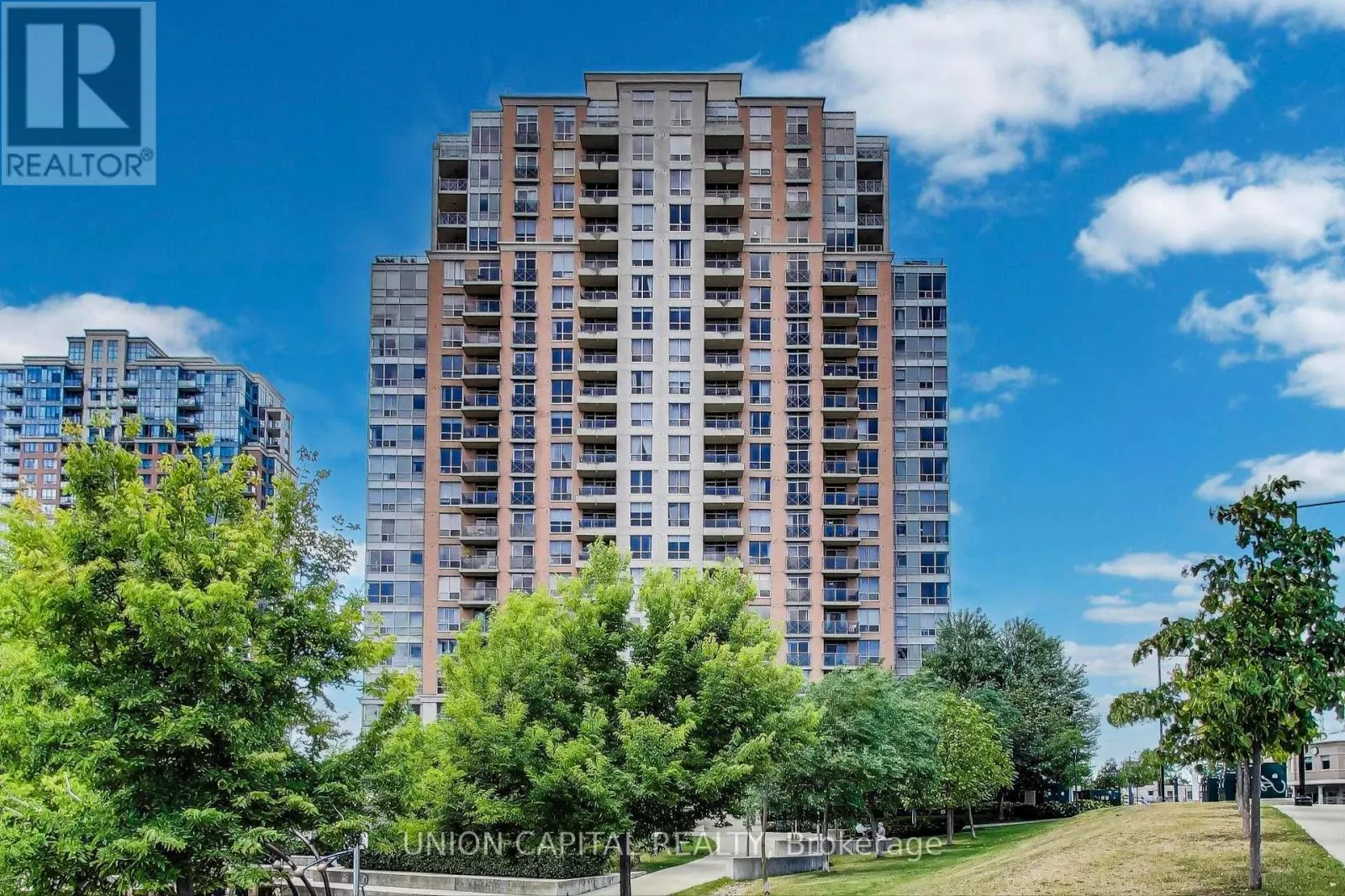 1104 - 5229 DUNDAS STREET W