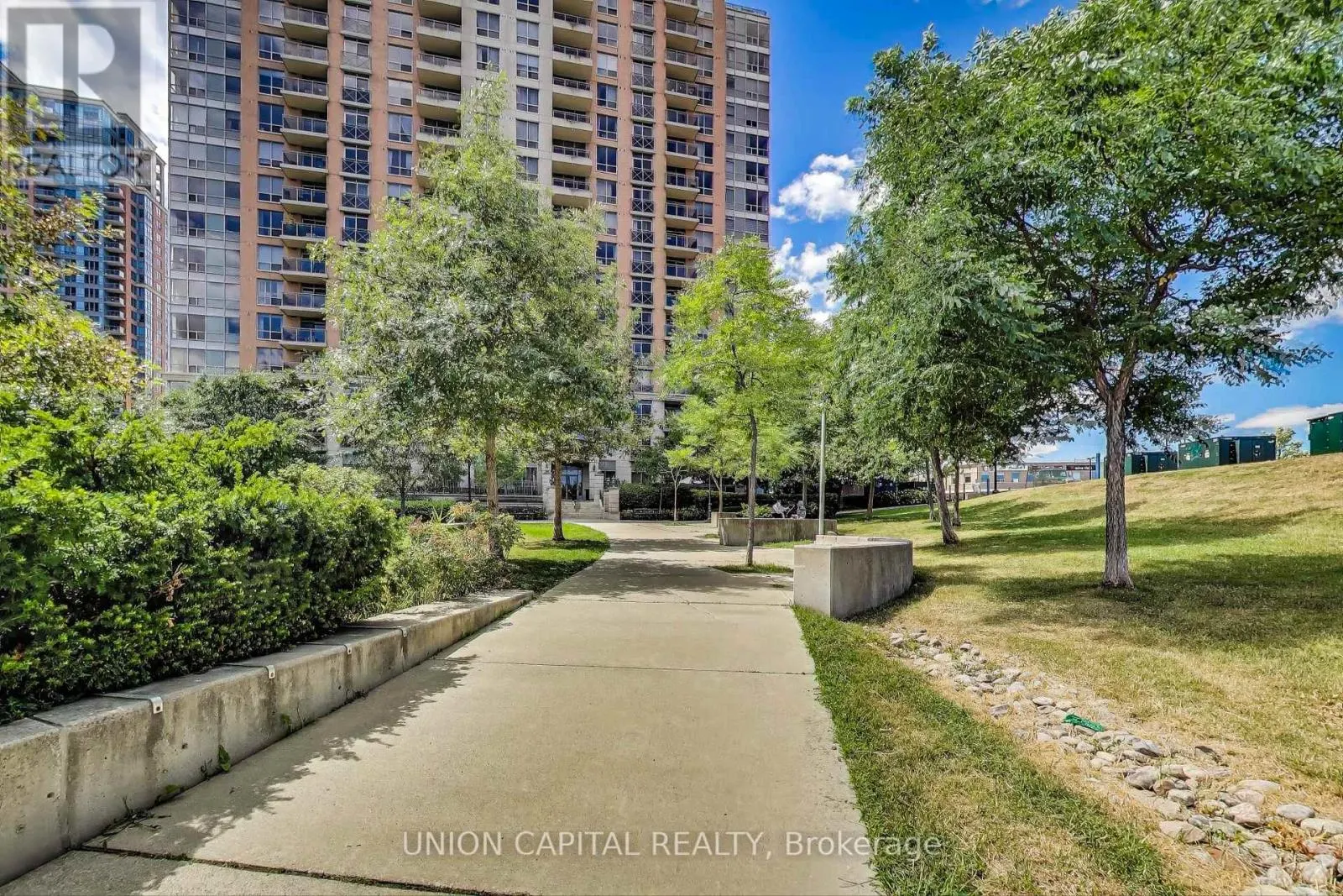 1104 - 5229 DUNDAS STREET W