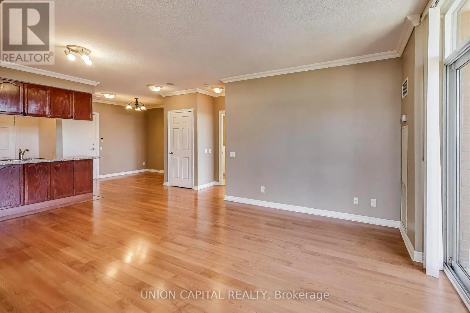 1104 - 5229 DUNDAS STREET W