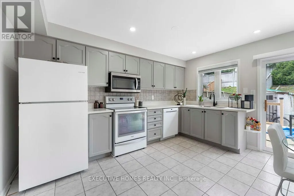 7610 BLACK WALNUT TRAIL