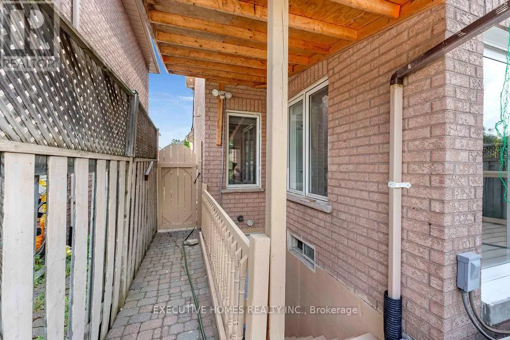 7610 BLACK WALNUT TRAIL