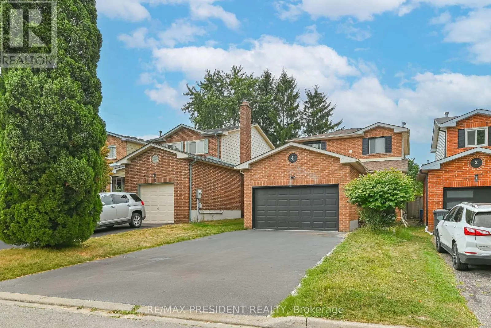 4 LAWNVIEW COURT