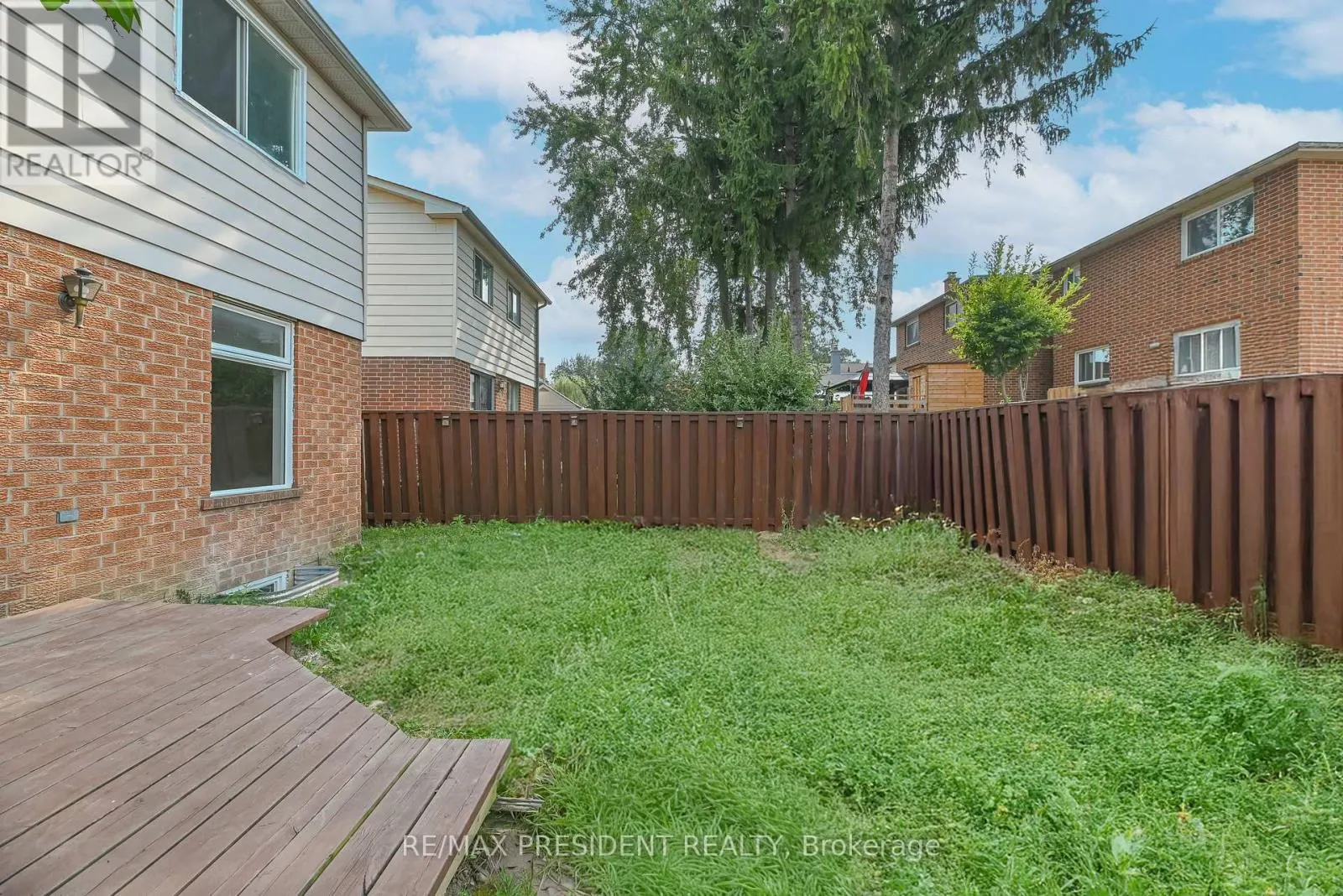 4 LAWNVIEW COURT