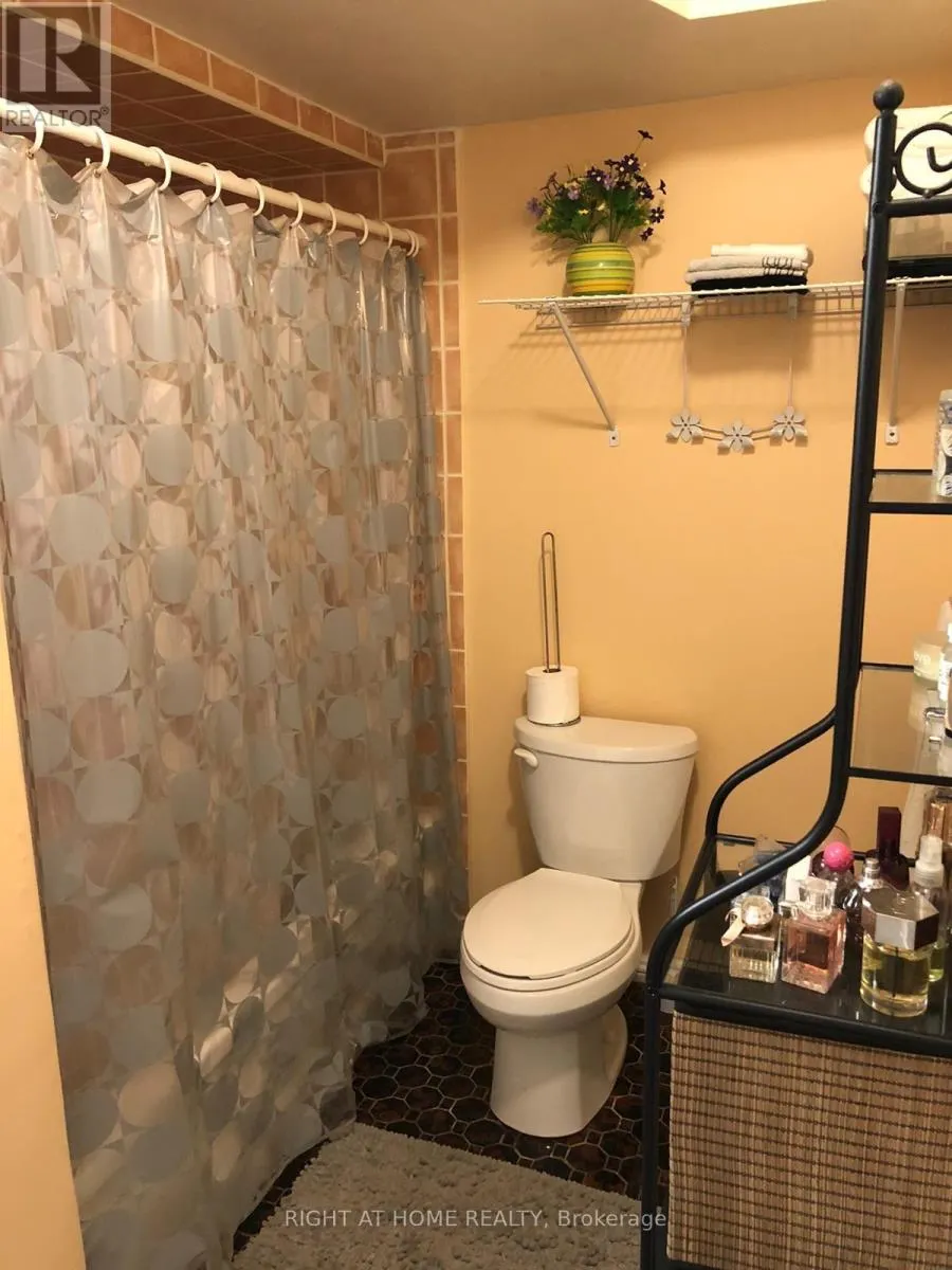 #1 - 2123 LAWRENCE AVENUE W
