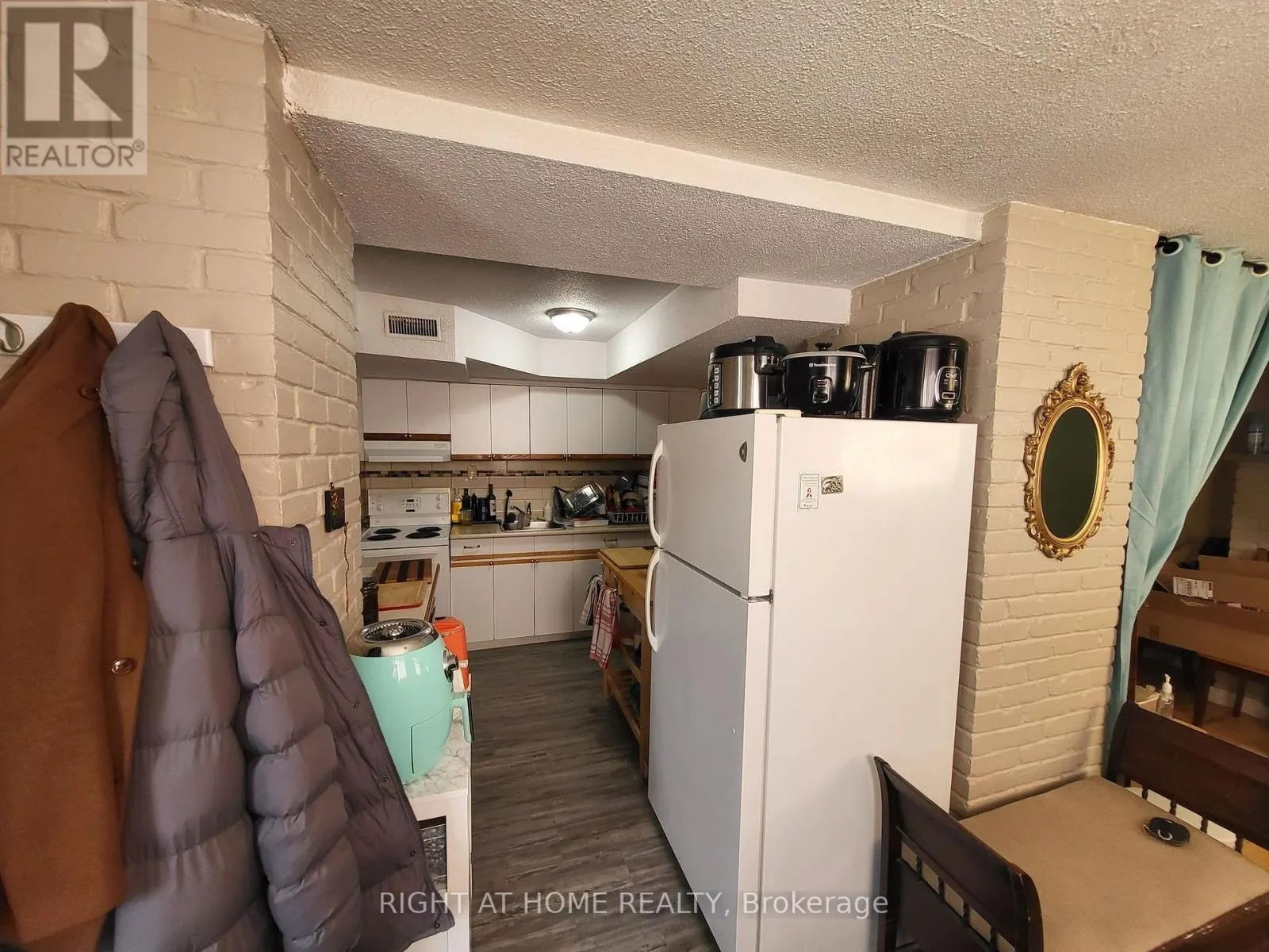 #1 - 2123 LAWRENCE AVENUE W