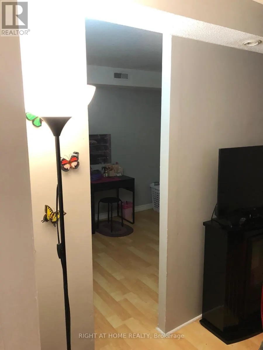 #1 - 2123 LAWRENCE AVENUE W