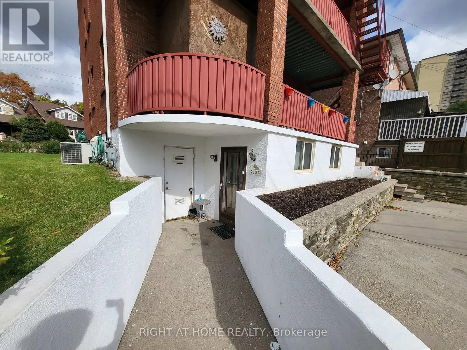 #1 - 2123 LAWRENCE AVENUE W