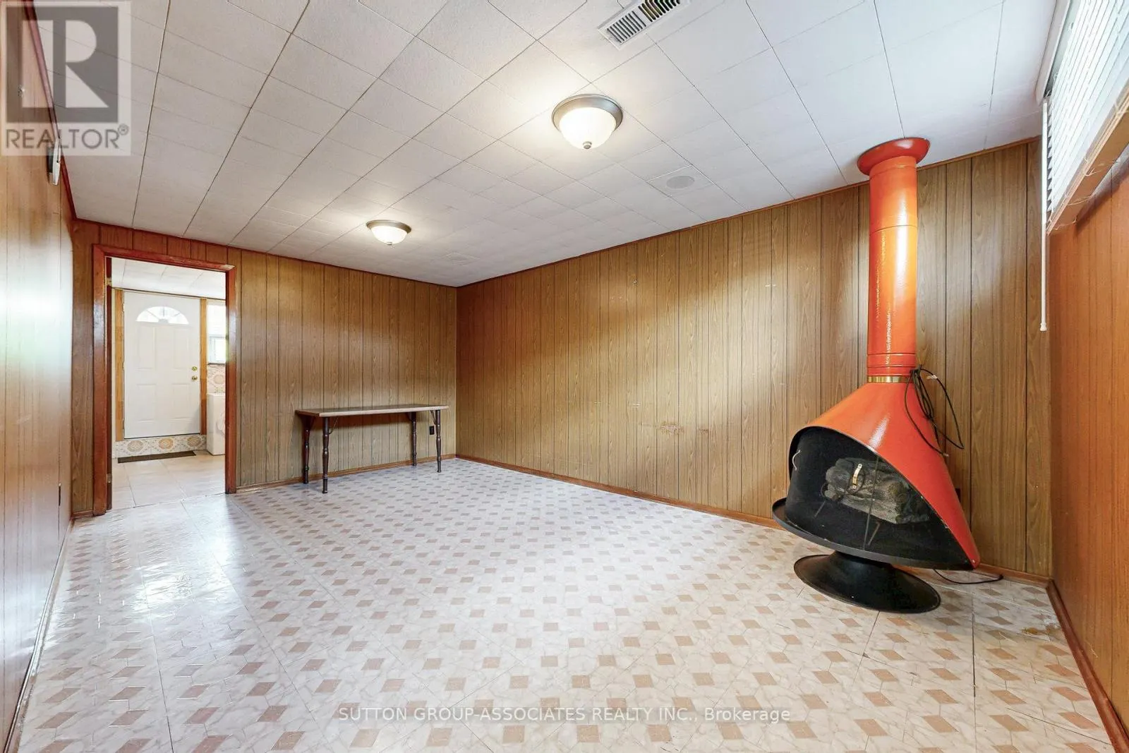 22 WOODENHILL COURT