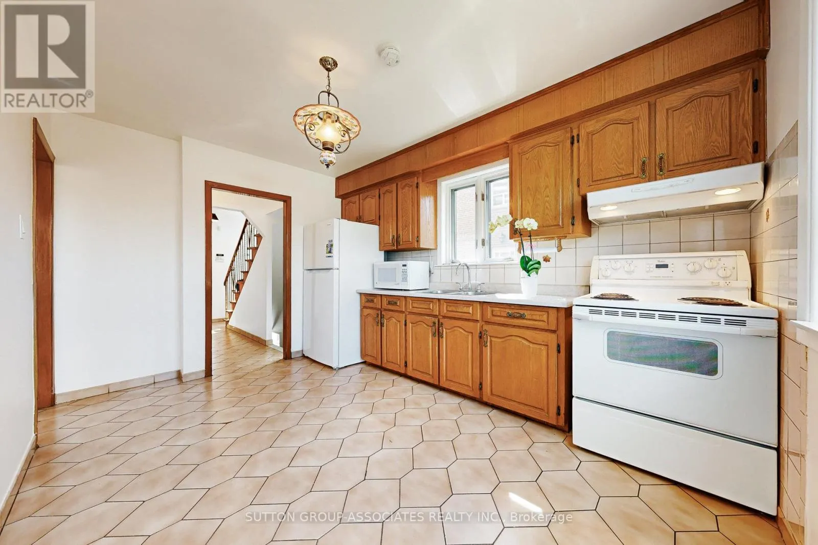 22 WOODENHILL COURT