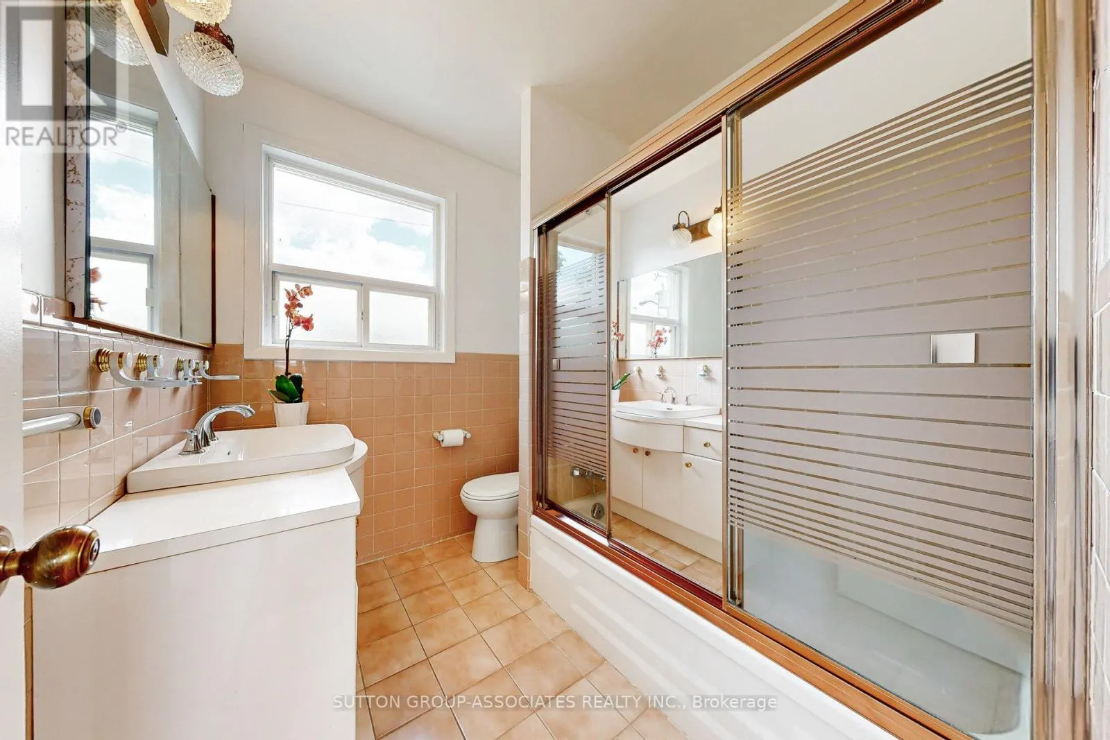 22 WOODENHILL COURT
