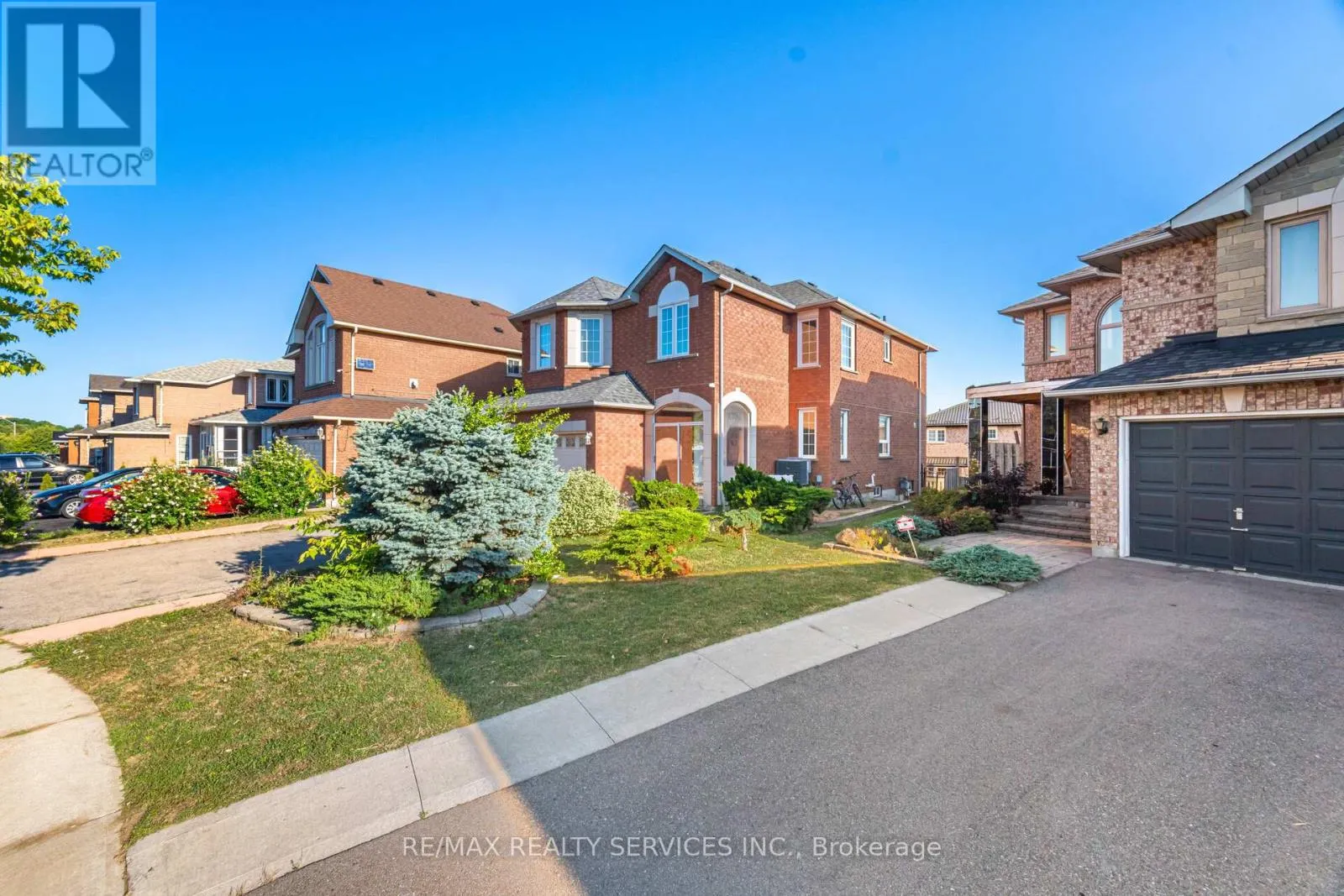 59 HULLEN CRESCENT