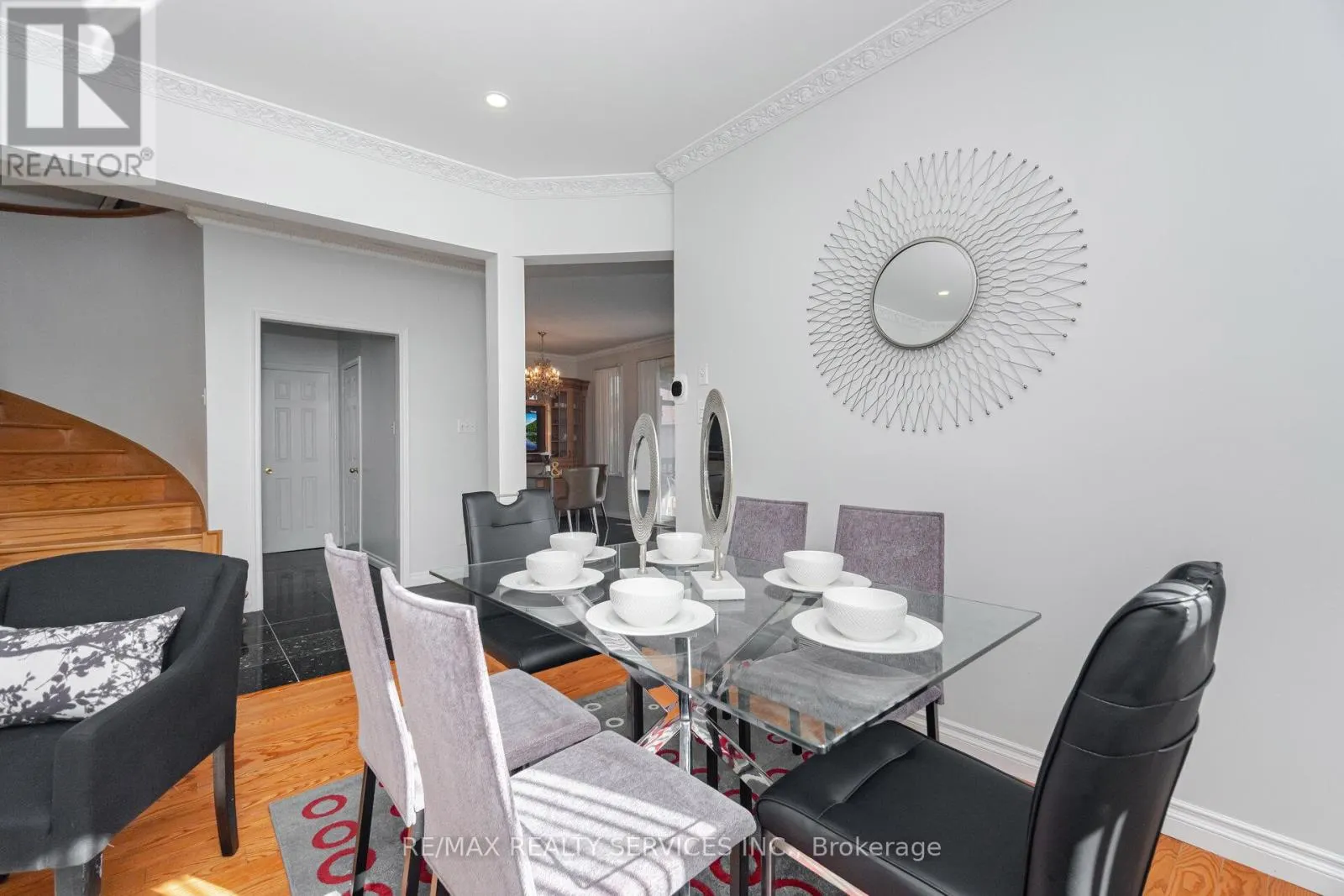 59 HULLEN CRESCENT